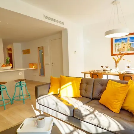 San Sebastian With Patio By Hello Homes