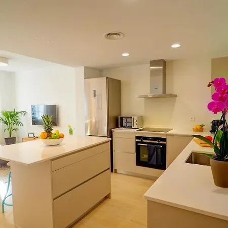 San Sebastian With Patio By Hello Homes Sitges