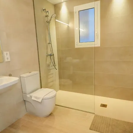 San Sebastian With Patio By Hello Homes Lägenhet Sitges