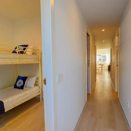 San Sebastian With Patio By Hello Homes Lägenhet