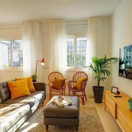 Lägenhet San Sebastian With Patio By Hello Homes *