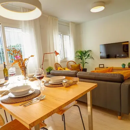 Lägenhet San Sebastian With Patio By Hello Homes *