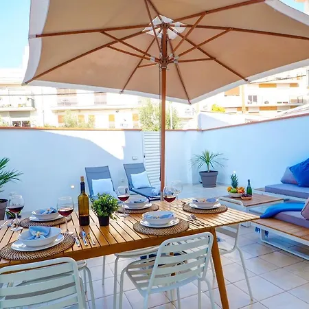San Sebastian With Patio By Hello Homes * Sitges