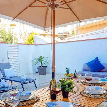 Lägenhet San Sebastian With Patio By Hello Homes *