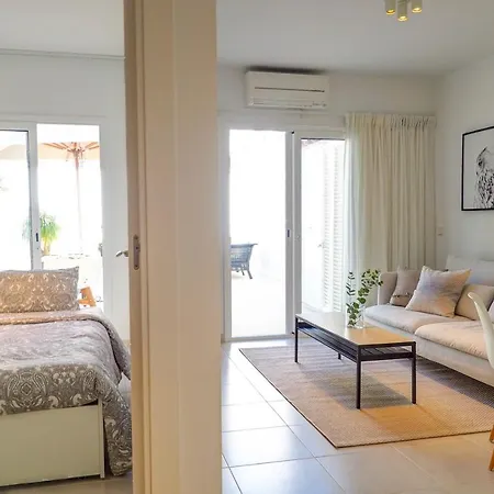 San Sebastian With Patio By Hello Homes Lägenhet *