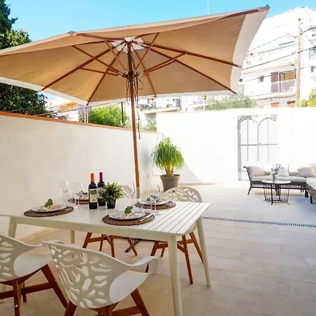Lägenhet San Sebastian With Patio By Hello Homes *