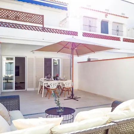 San Sebastian With Patio By Hello Homes * Sitges