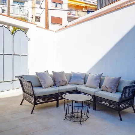 Lägenhet San Sebastian With Patio By Hello Homes