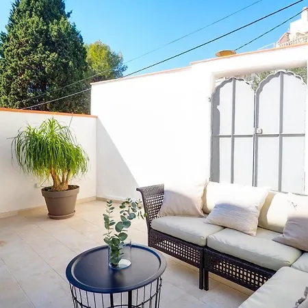 San Sebastian With Patio By Hello Homes *