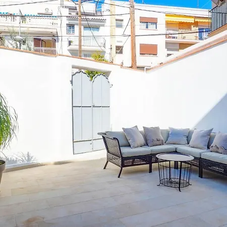 Lägenhet San Sebastian With Patio By Hello Homes