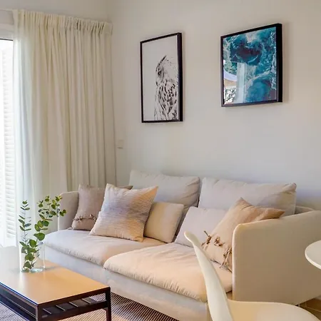 San Sebastian With Patio By Hello Homes